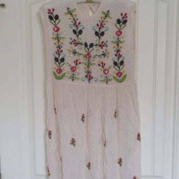 Source Unknown Dresses & Skirts - Sheer Embroidered Gauzy MAXI Dress Keyhole Back No Label XS/S (K319)